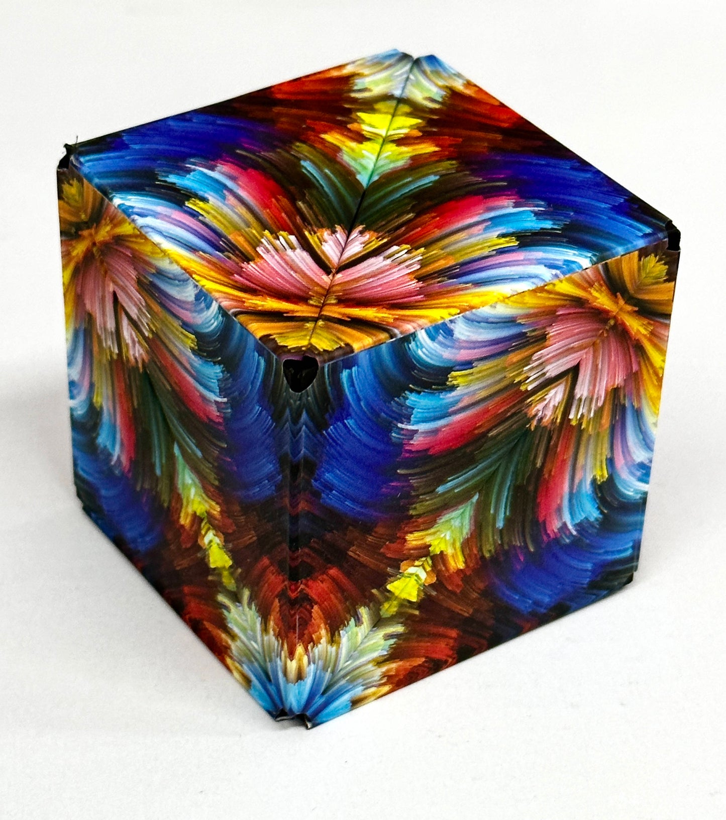 Shape Shifting Magic Cube Transforms Into Over 72 Shapes, Color Splash