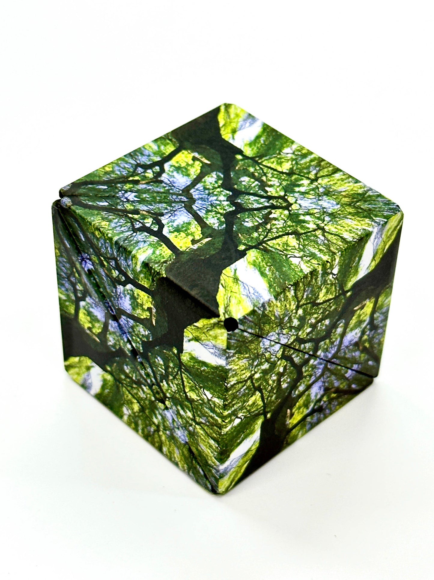 Shape Shifting Magic Cube Transforms Into Over 72 Shapes, Trees