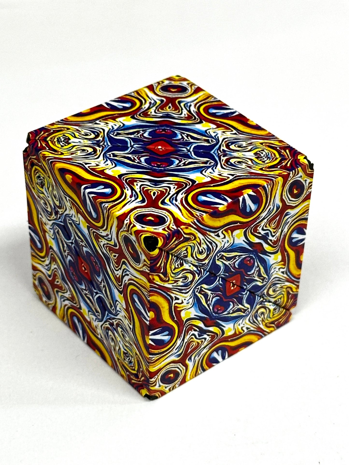 Shape Shifting Magic Cube Transforms Into Over 72 Shapes, Illusion