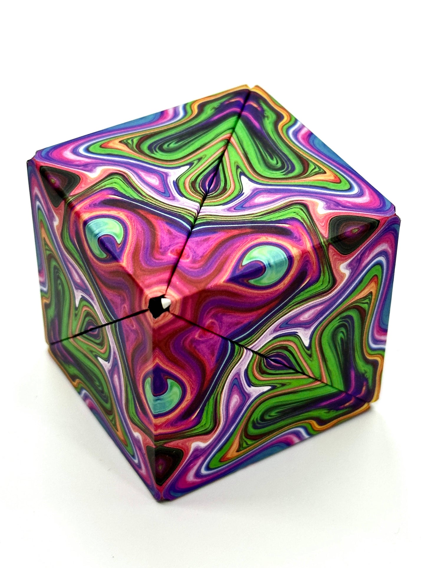 Shape Shifting Magic Cube Transforms Into Over 72 Shapes, Mixed Colors